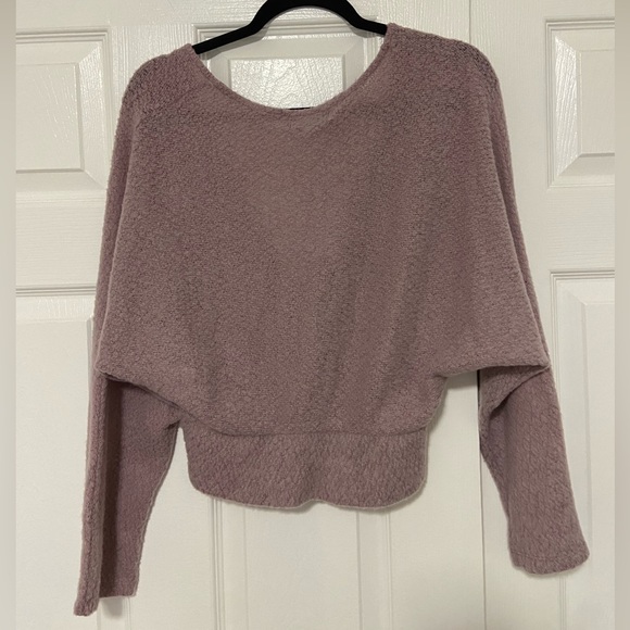 NWT Urban Outfitters Cropped Purple V Neck Sweater - Picture 5 of 5
